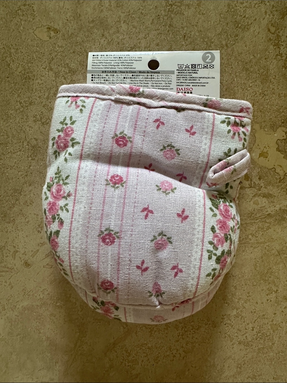 NWT Oven Mitt & GIFT ๐ - Picture 2 of 4